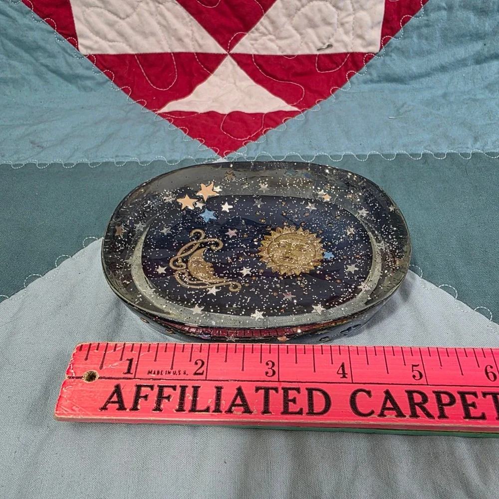 Vtg 2001 Allure Celestial Sun Moon Stars Resin Soap Dish Glows in Black Light